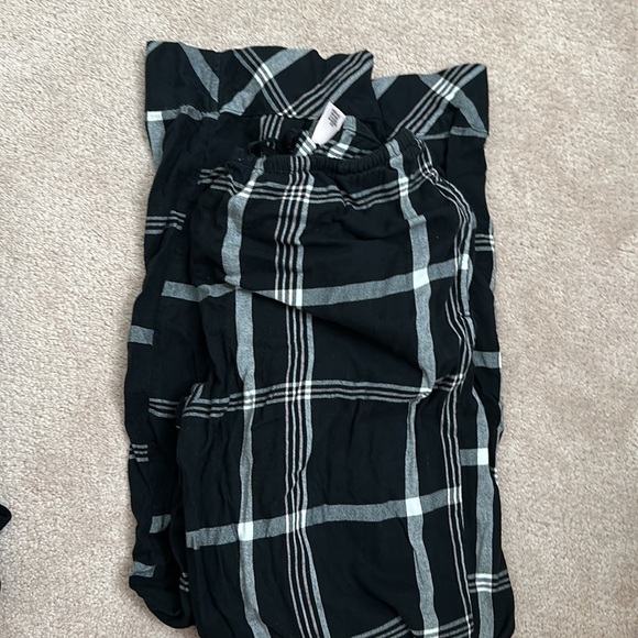 Victoria’s Secret pjs - Picture 4 of 5